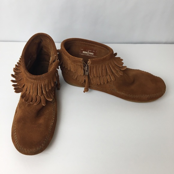 Minnetonka Shoes - Womens Minnetonka 4 Moccasins Fringe Ankle Boots